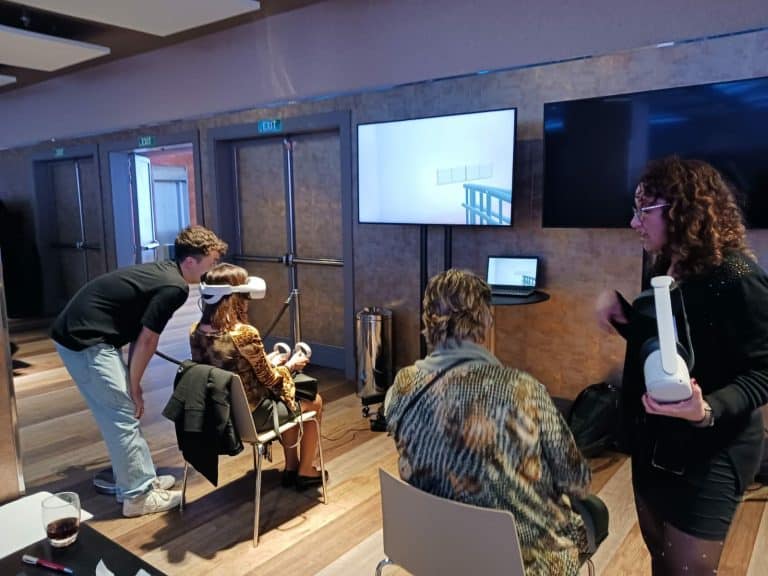 Més informació sobre l'article UNA EXPERIÈNCIA IMMERSIVA PER A POSAR-SE A LA PELL DEL QUE SENTEN LES PERSONES AMB MOBILITAT REDUÏDA DAVANT LES BARRERES ARQUITECTÒNIQUES